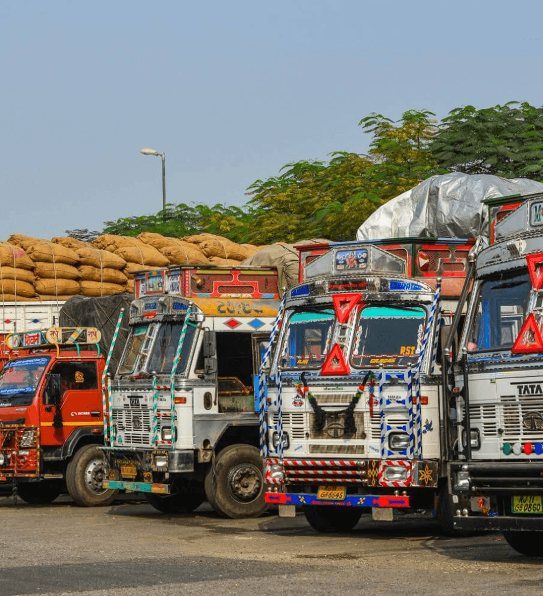 Logistics-&-Trucking
